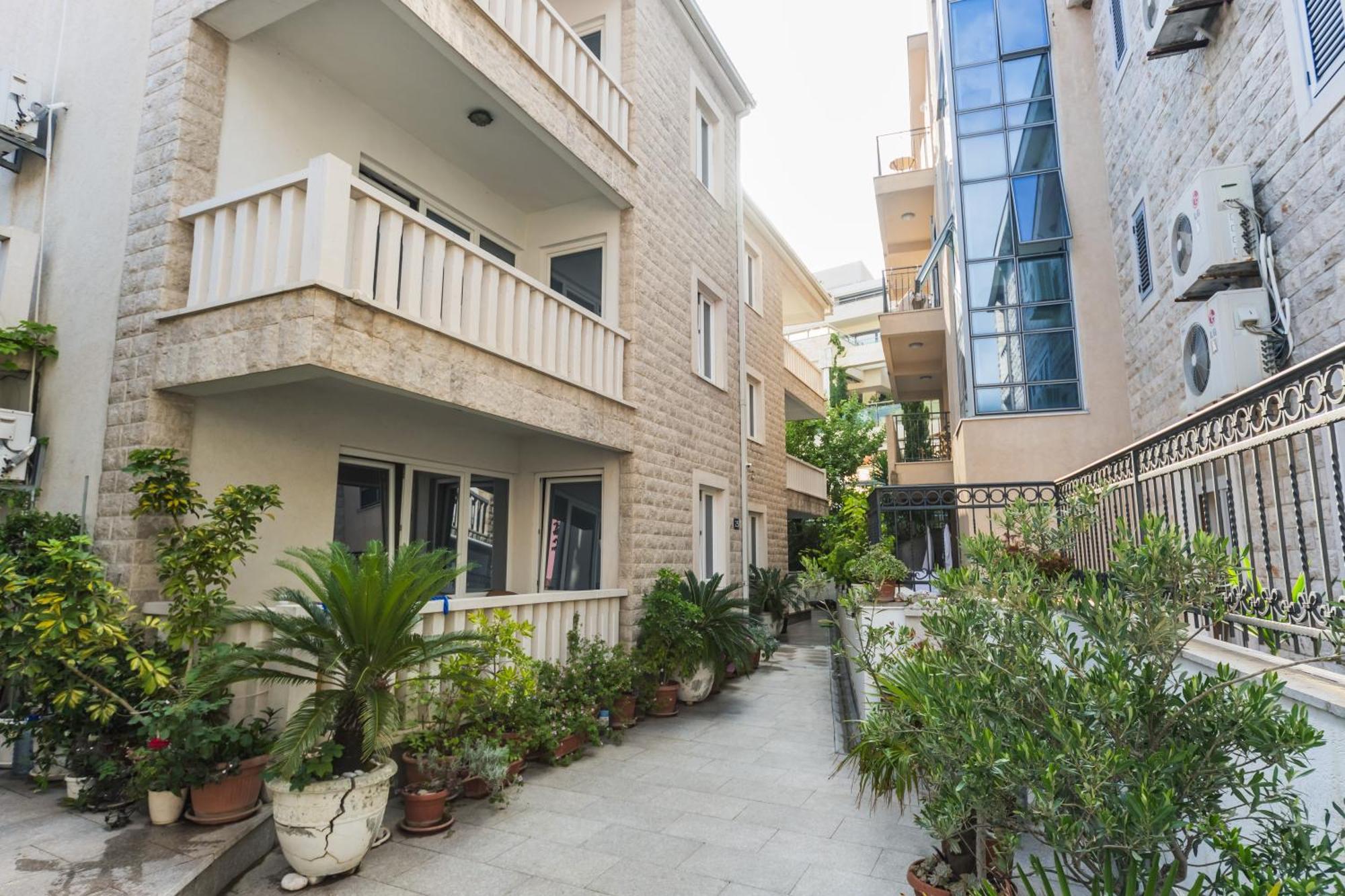Apartments Franicevic Petrovac ภายนอก รูปภาพ