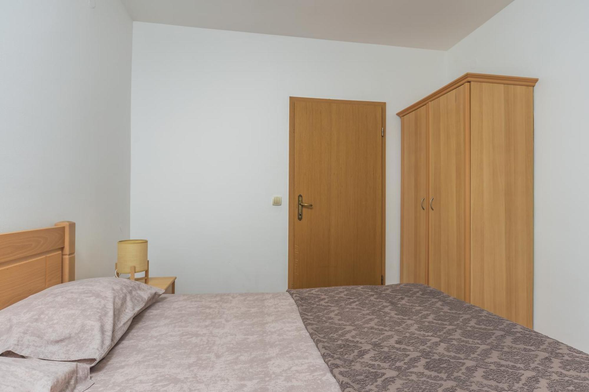 Apartments Franicevic Petrovac ภายนอก รูปภาพ