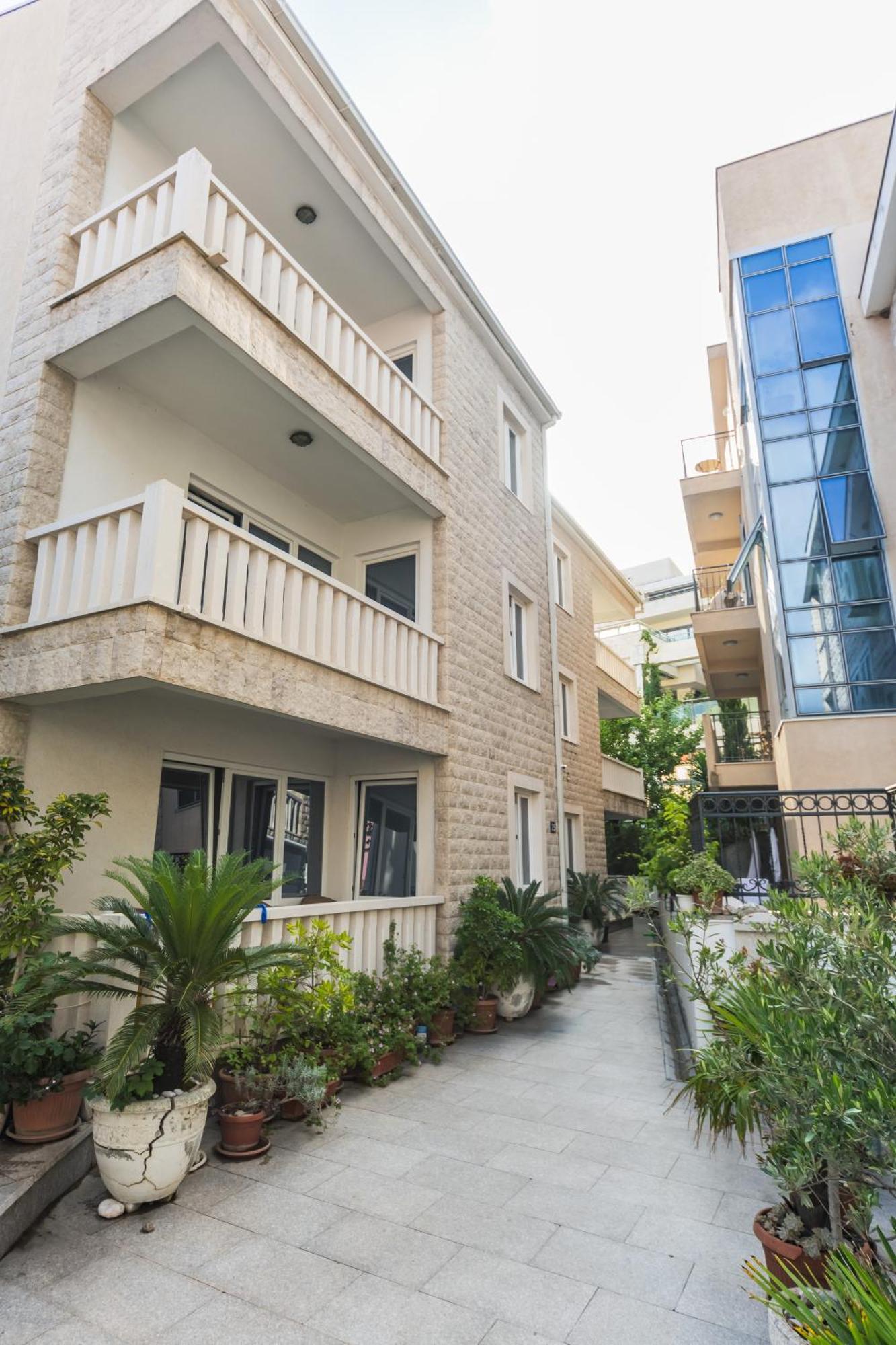 Apartments Franicevic Petrovac ภายนอก รูปภาพ