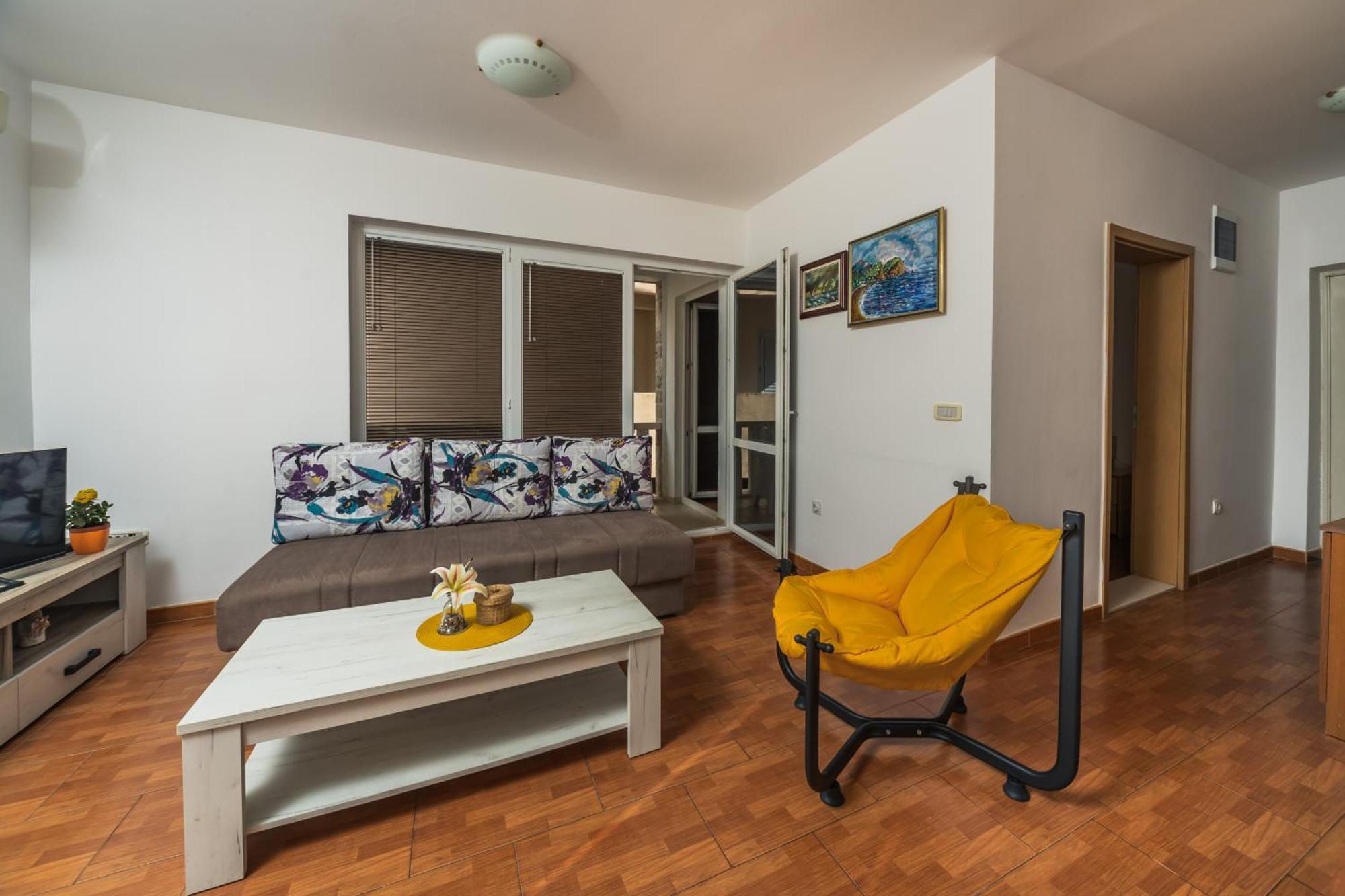 Apartments Franicevic Petrovac ภายนอก รูปภาพ