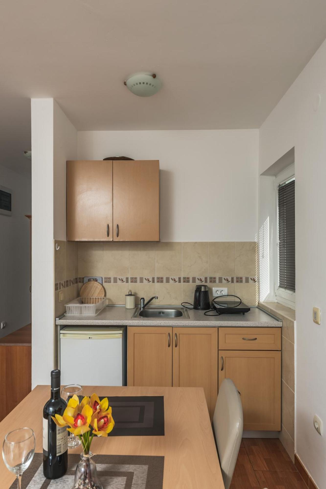 Apartments Franicevic Petrovac ภายนอก รูปภาพ